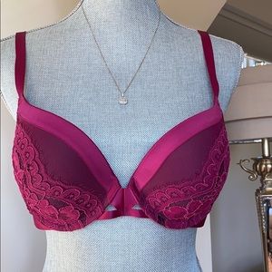 NWOT VERY SEXY VICTORIA’S SECRET BRA